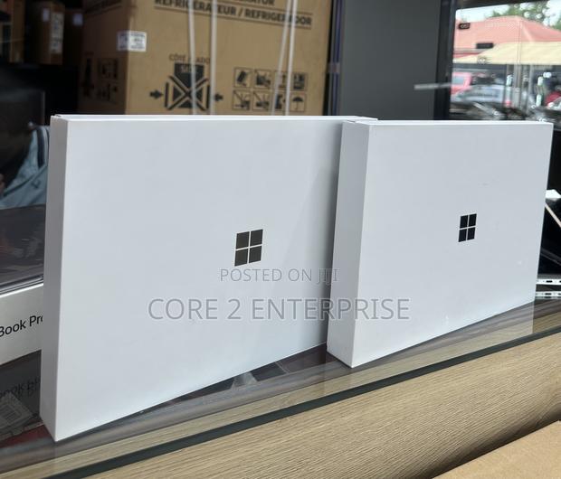 New Microsoft Surface Pro 16GB Qualcomm Snapdragon X Plus SSD 512GB · Photo 1