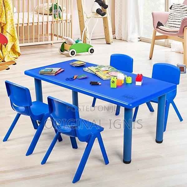 Kids Table · Photo 3