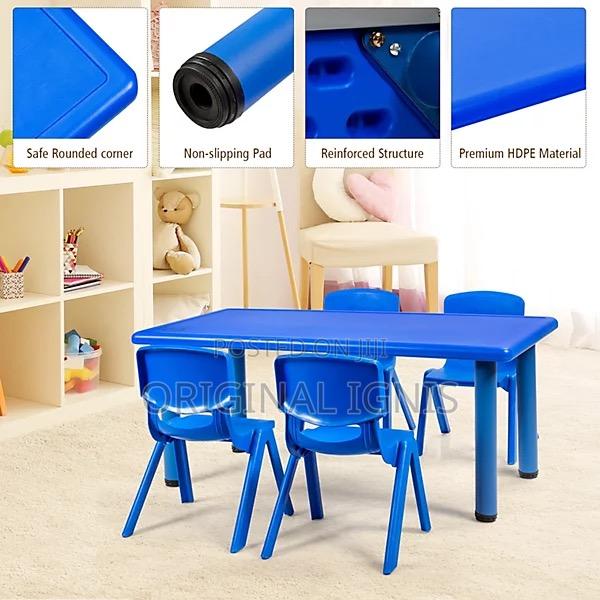 Kids Table · Photo 1