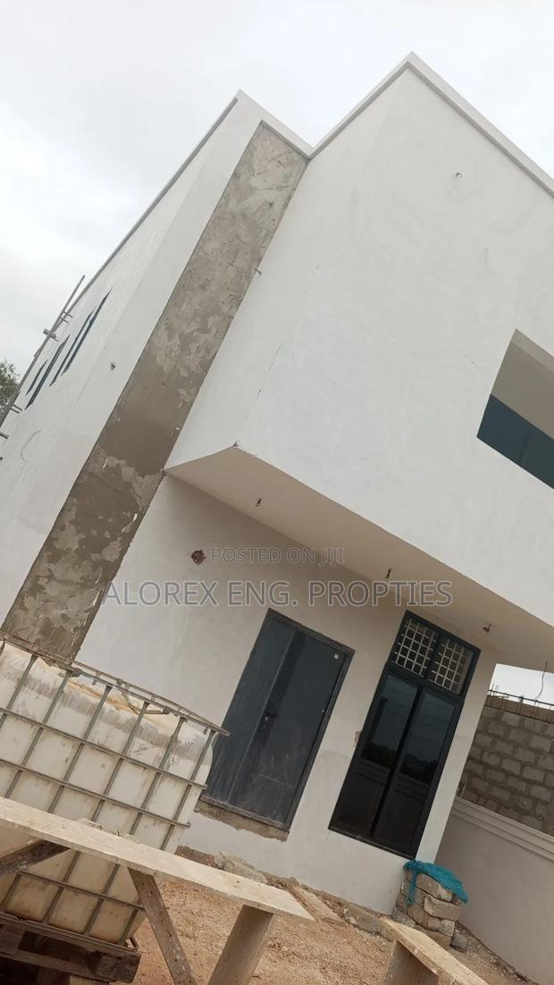 4bdrm Duplex in Otinibi, Danfa for sale · Photo 2