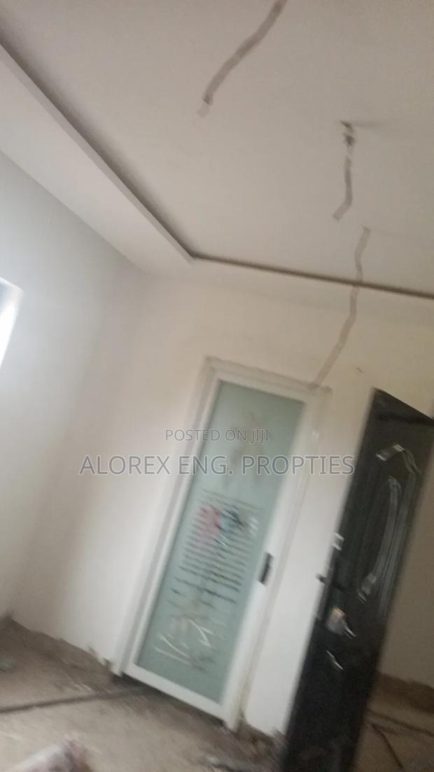 4bdrm Duplex in Otinibi, Danfa for sale · Photo 3