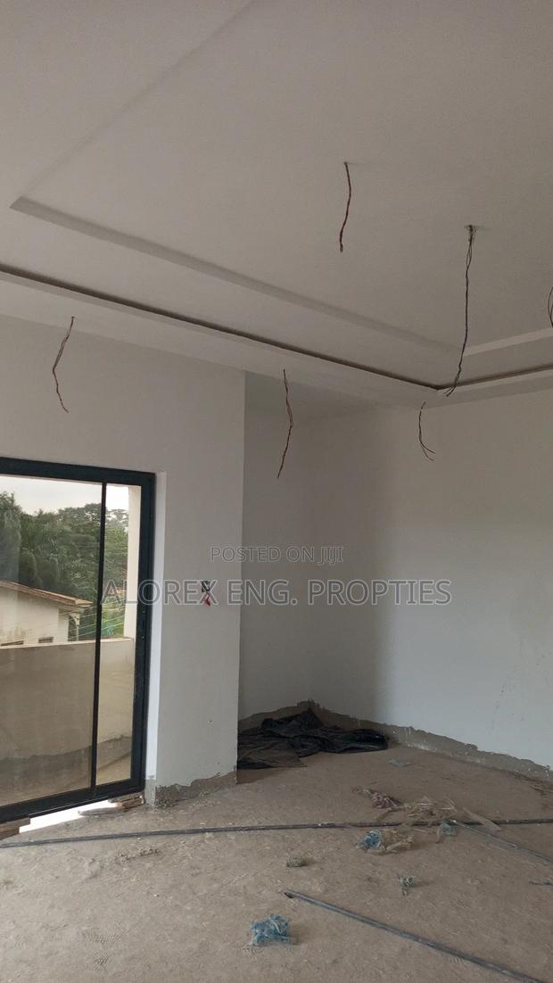 4bdrm Duplex in Otinibi, Danfa for sale · Photo 4