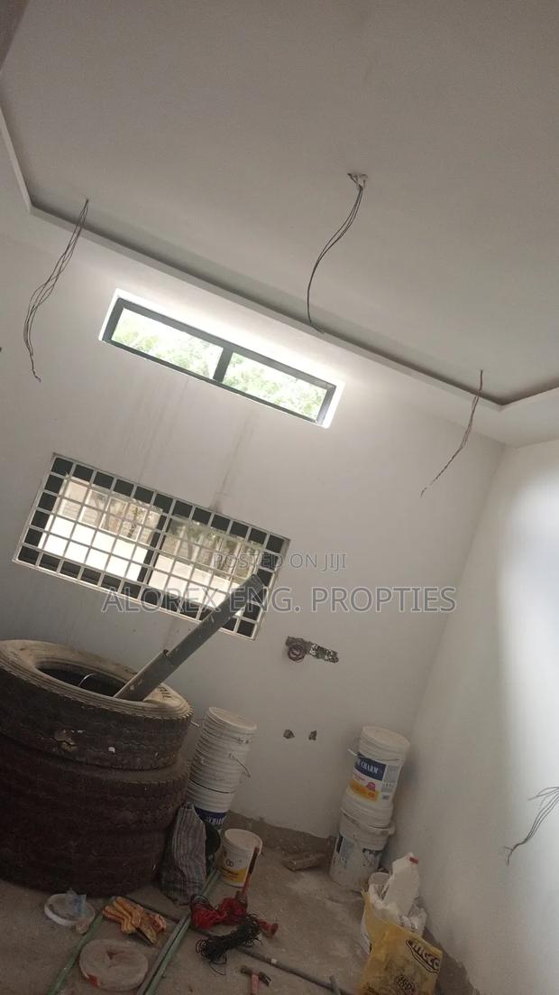 4bdrm Duplex in Otinibi, Danfa for sale · Photo 6