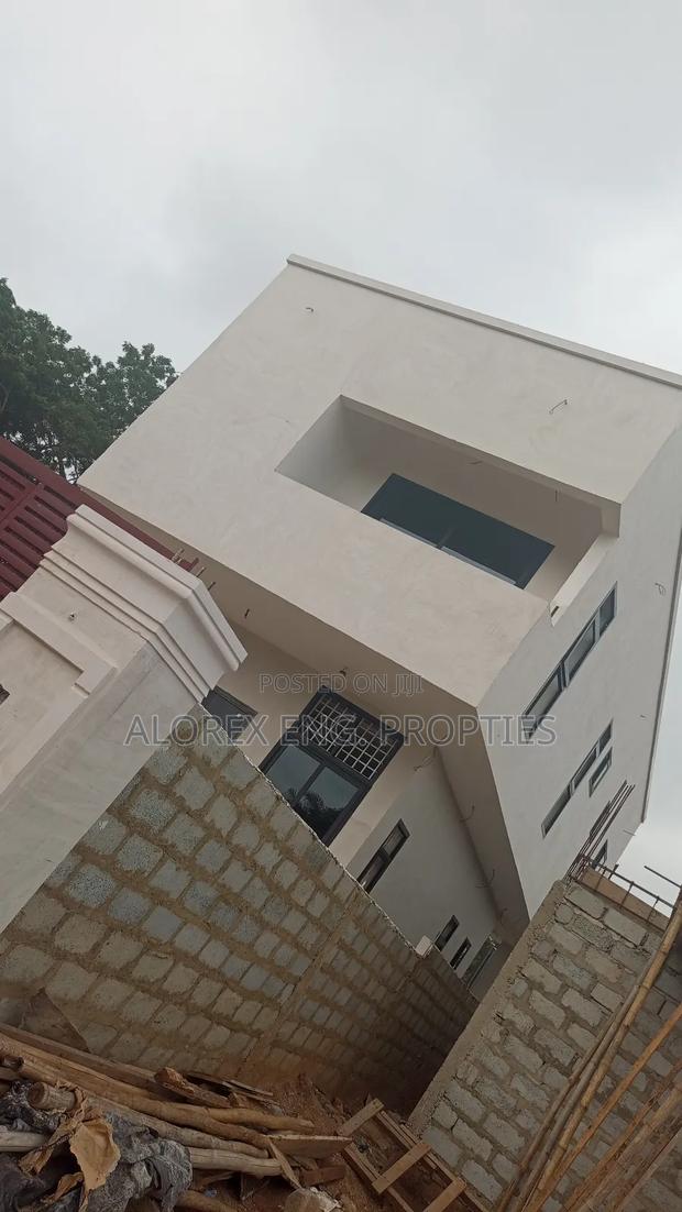 4bdrm Duplex in Otinibi, Danfa for sale · Photo 1