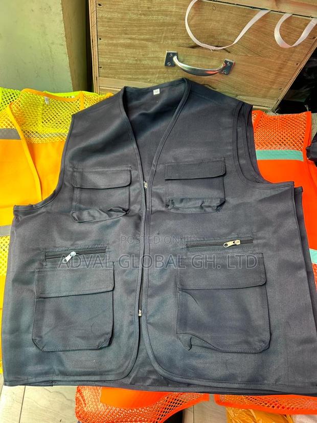 Safety Executive Vest · Photo 3