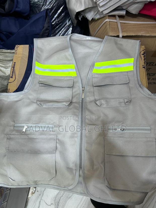 Safety Executive Vest · Photo 2