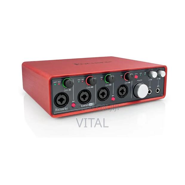 Focusrite 18i8 · Photo 2