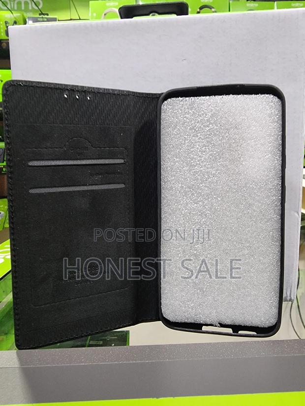 Samsung Galaxy S23 Leather Flip Case · Photo 2