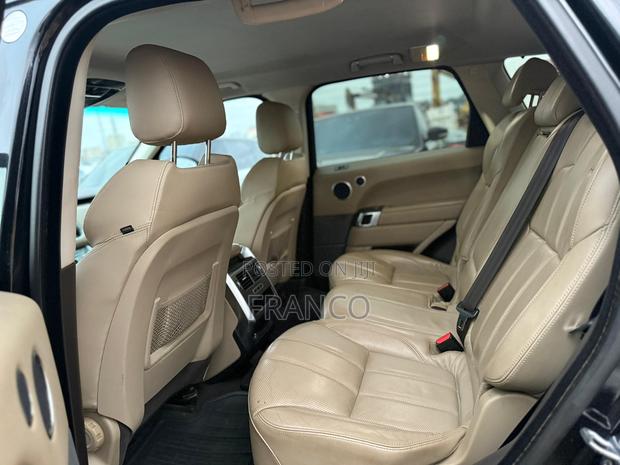 Land Rover Range Rover Sport SE Td6 4x4 (3.0L 6cyl 8A) 2016 Black · Photo 3