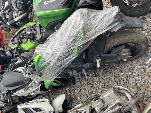 Kawasaki Z125 Pro 2018 Green · Photo 2