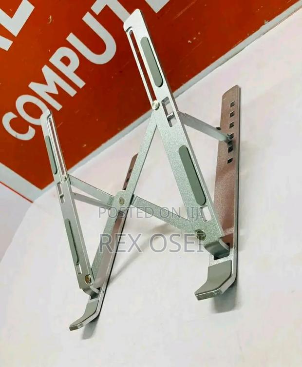Aluminium Laptop Stand · Photo 1