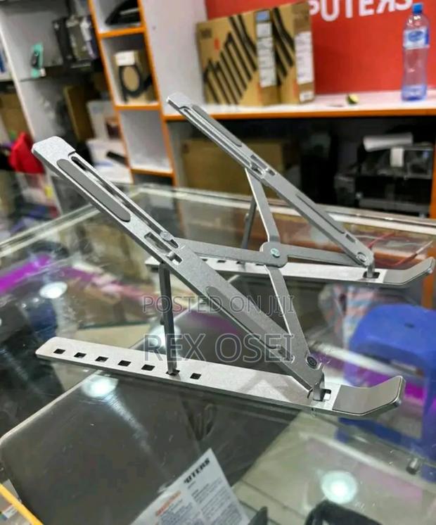 Aluminium Laptop Stand · Photo 2
