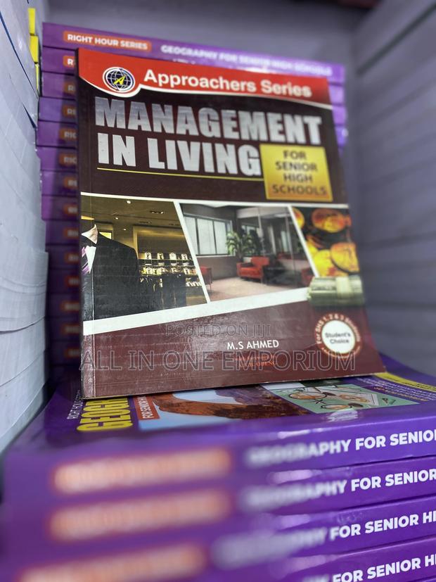 Approachers Series Management in Living · Photo 2