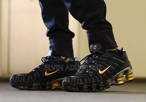 Nike Shox Tl "Black/Metallic Gold" Sneakers · Photo 2