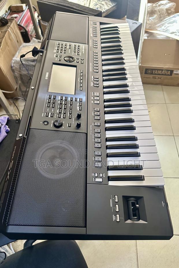 Yamaha Psr - Sx920 Digital Arranger Keyboard · Photo 1