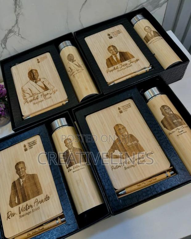 Engraving on Wooden Souvenirs · Photo 1