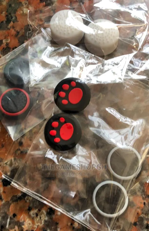 Thumb Grips for Video Game Controller · Photo 1