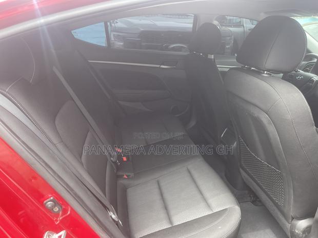 Hyundai Elantra ECO Sedan FWD (1.4L 4cyl 7A) 2017 Red · Photo 8