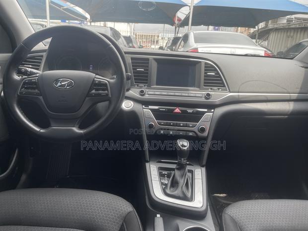 Hyundai Elantra ECO Sedan FWD (1.4L 4cyl 7A) 2017 Red · Photo 7