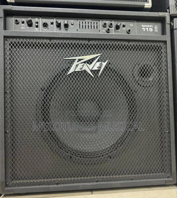 Peavey Bandit 115 Bass Combo Amplifier. · Photo 1