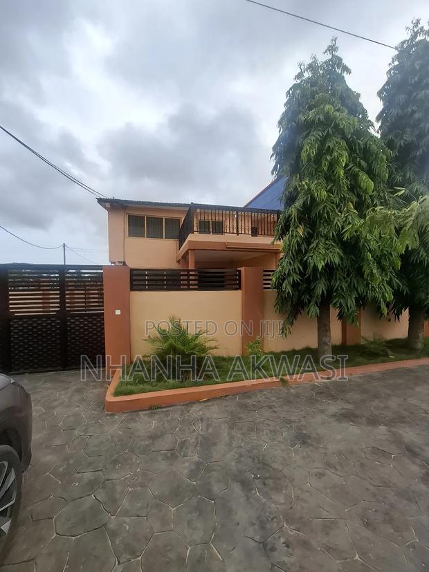 4bdrm House in Community 9 Tema for rent · Photo 1