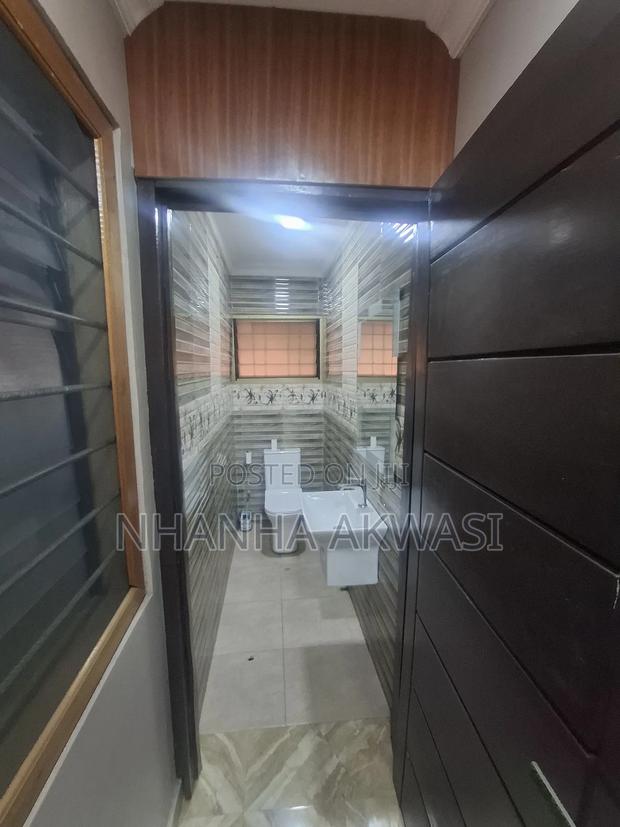 4bdrm House in Community 9 Tema for rent · Photo 4