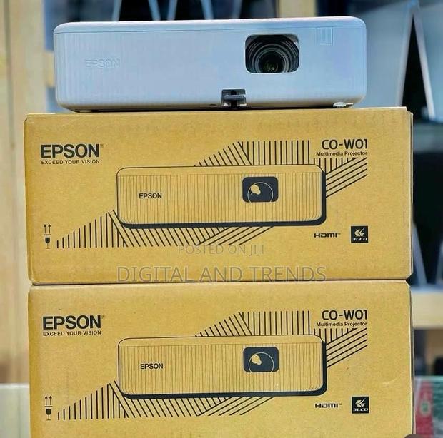 Epson C0-W01 Projector · Photo 2