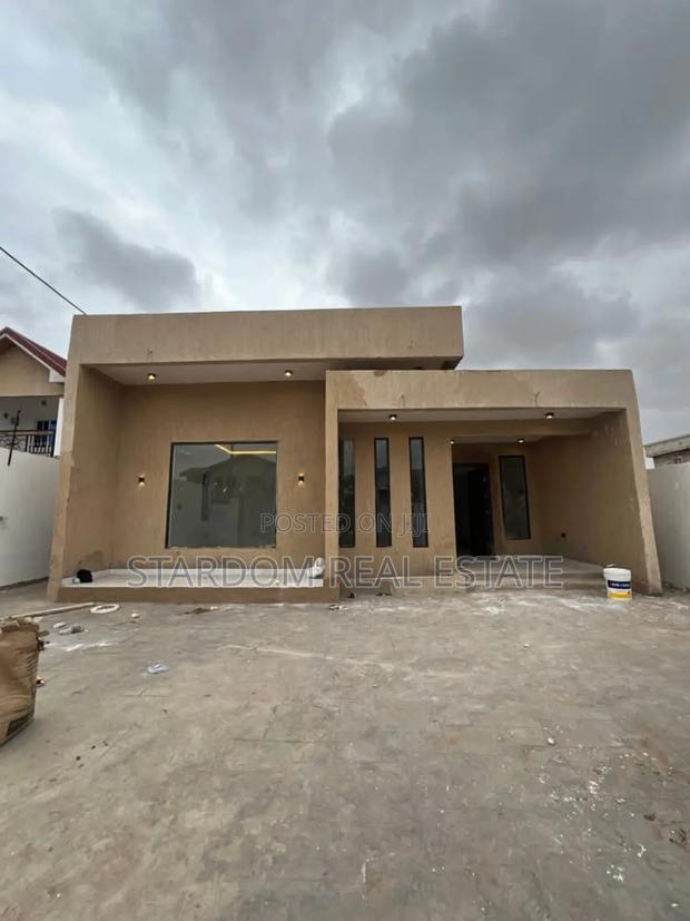 3bdrm Bungalow in Lake Side Estate for sale · Photo 1