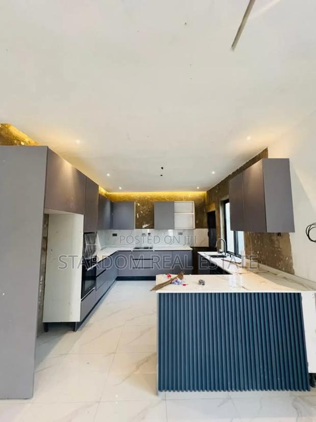 3bdrm Bungalow in Lake Side Estate for sale · Photo 2