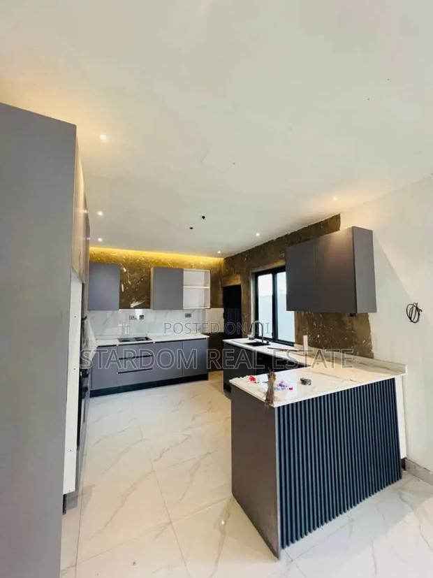 3bdrm Bungalow in Lake Side Estate for sale · Photo 3