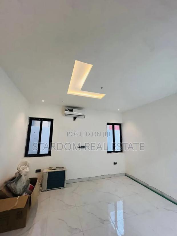 3bdrm Bungalow in Lake Side Estate for sale · Photo 8