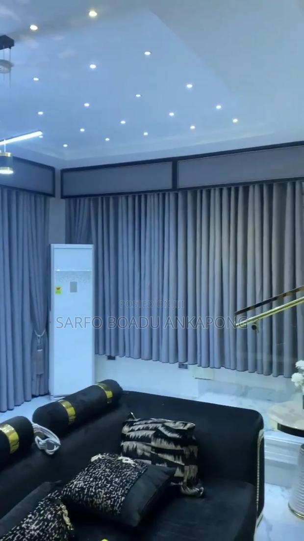 Sarfo Quality Home Curtains and Decorations · Photo 5