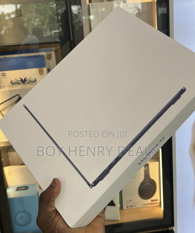New Laptop Apple MacBook Air 2024 M3 13-Inch 16GB Apple M3 SSD 256GB · Photo 3