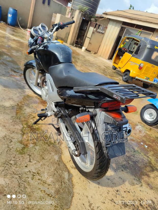 Honda CB 2018 Black · Photo 5