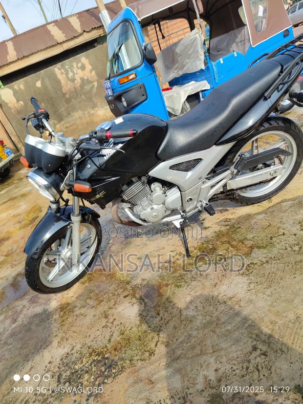 Honda CB 2018 Black · Photo 6