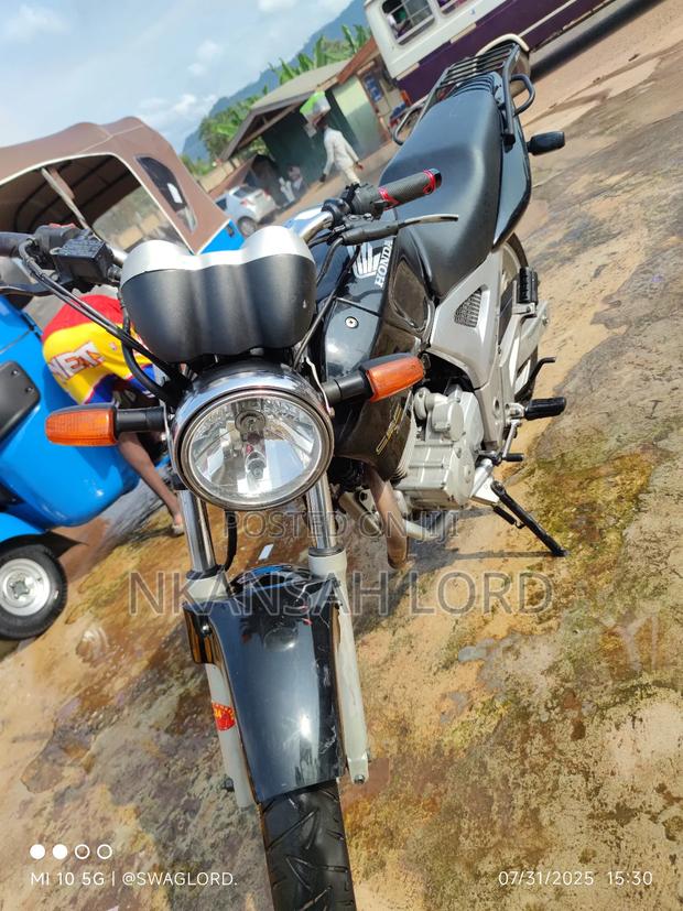 Honda CB 2018 Black · Photo 7