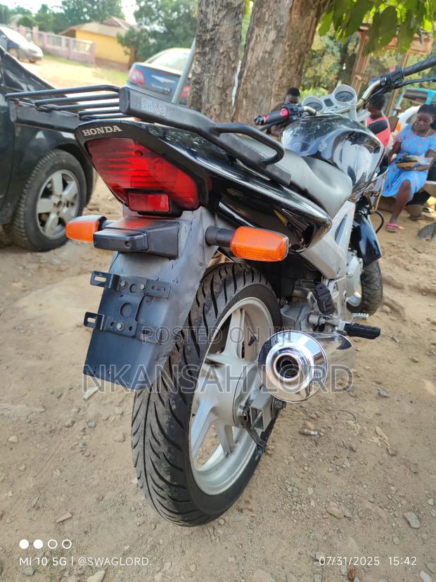 Honda CB 2018 Black · Photo 8