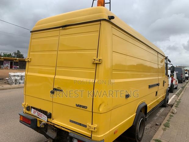 Mercedes-Benz T2 2001 Yellow · Photo 4