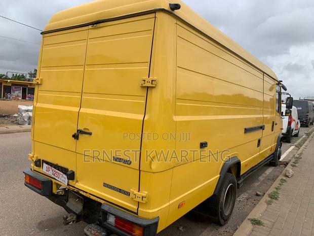 Mercedes-Benz T2 2001 Yellow · Photo 3