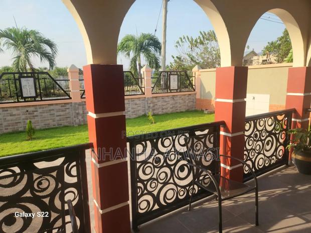 Furnished 4bdrm House in Community12, Tema Metropolitan for rent · Photo 1