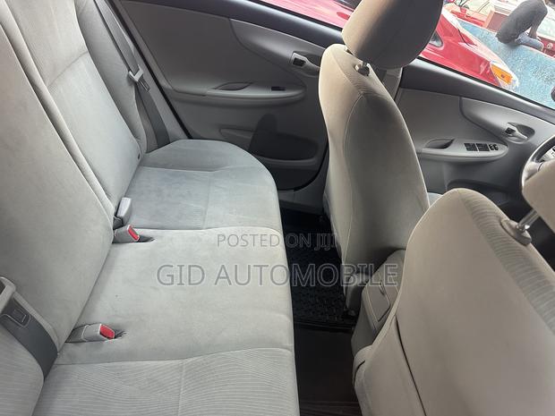 Toyota Corolla 2013 Black · Photo 5