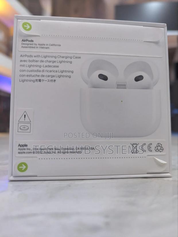 Air Pods 3rd Gen With Lightning Charging Case · Photo 2