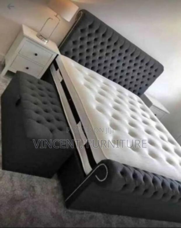 Queen Size With Mattress and Ottoman · Photo 1