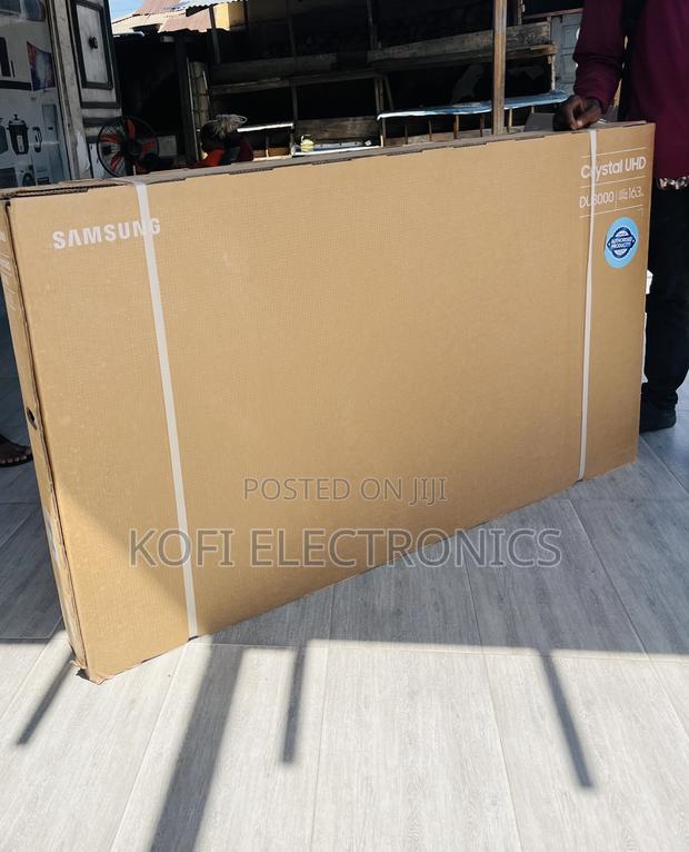 Crystal Uhd Smart Samsung 65ur800 65” Television. · Photo 2