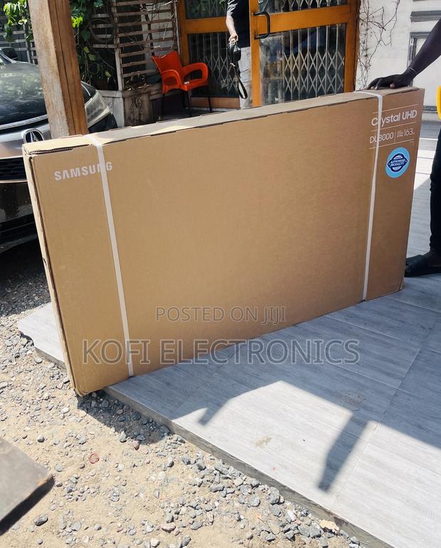 Crystal Uhd Smart Samsung 65ur800 65” Television. · Photo 1