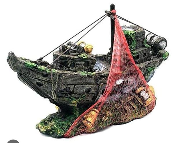 Ship Aquarium Decor · Photo 1
