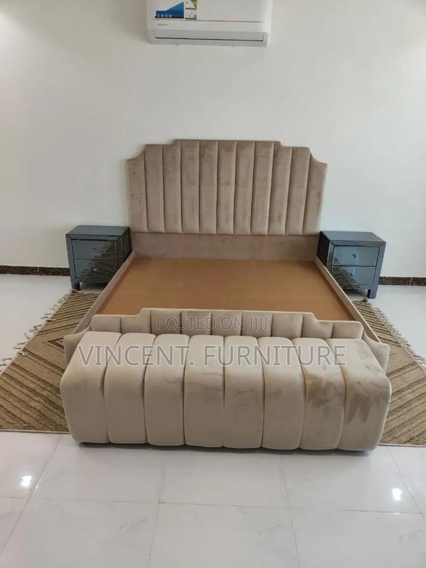Queen Size Bed Frame · Photo 1