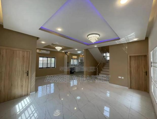 4bdrm House in Community 18 Spintex for sale · Photo 2