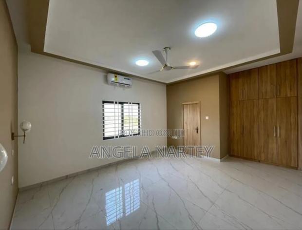 4bdrm House in Community 18 Spintex for sale · Photo 4