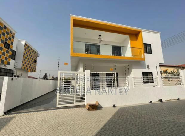 4bdrm House in Community 18 Spintex for sale · Photo 1